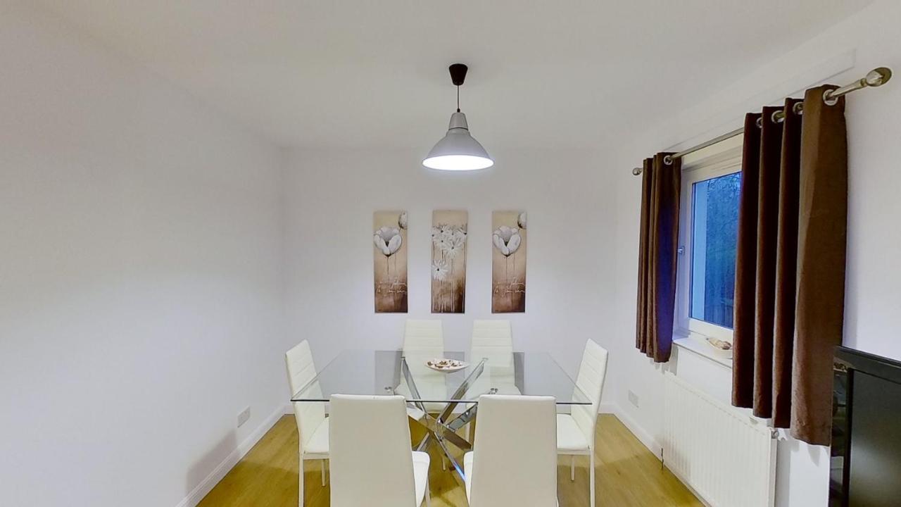 Orange Town House - Shaw Road, Only 6 Minutes To City Centre Aberdeen Esterno foto