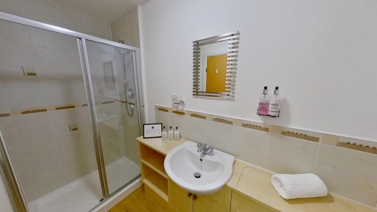 Orange Town House - Shaw Road, Only 6 Minutes To City Centre Aberdeen Esterno foto
