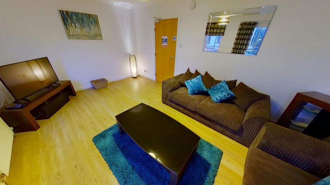 Orange Town House - Shaw Road, Only 6 Minutes To City Centre Aberdeen Esterno foto