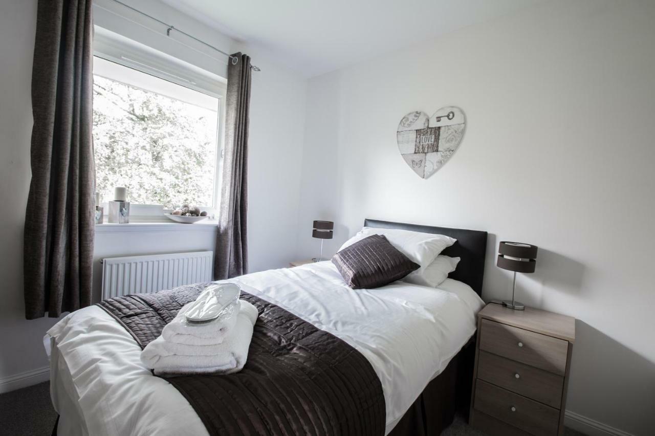 Orange Town House - Shaw Road, Only 6 Minutes To City Centre Aberdeen Esterno foto