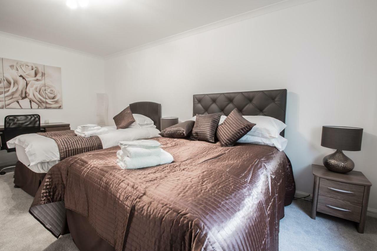 Orange Town House - Shaw Road, Only 6 Minutes To City Centre Aberdeen Esterno foto